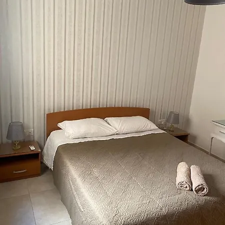 Апартаменты Newly Listed 3 Bedroom In St Julians Сент Джулианс